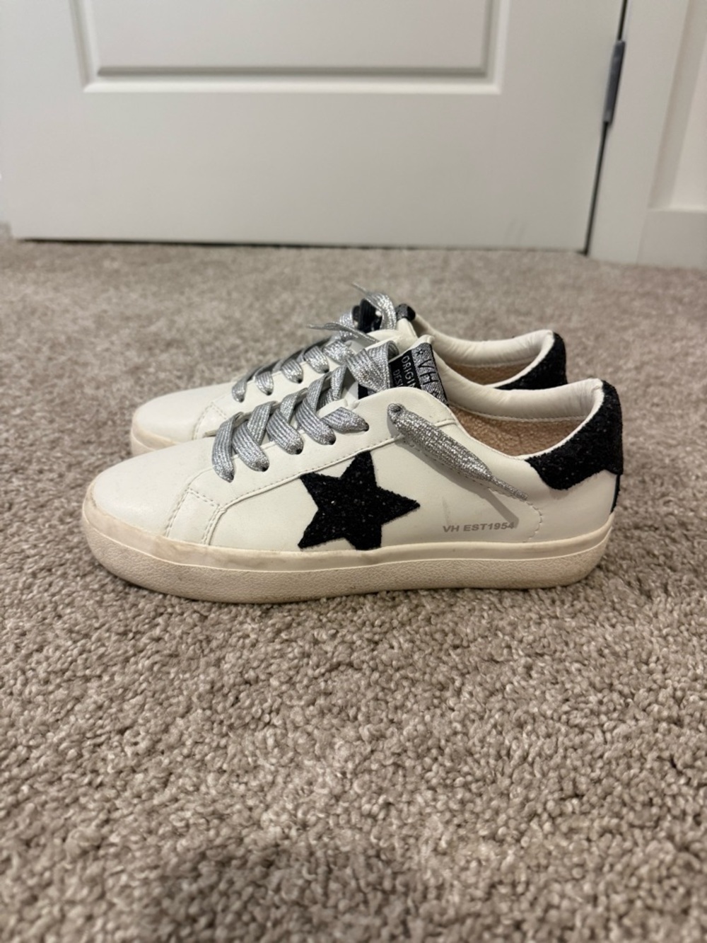 Vintage Havana White Sneakers with Black Star Glitter Accent-Glitter Laces